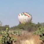 Globo aerostático aterriza de emergencia en Pirámides de Teotihuacán