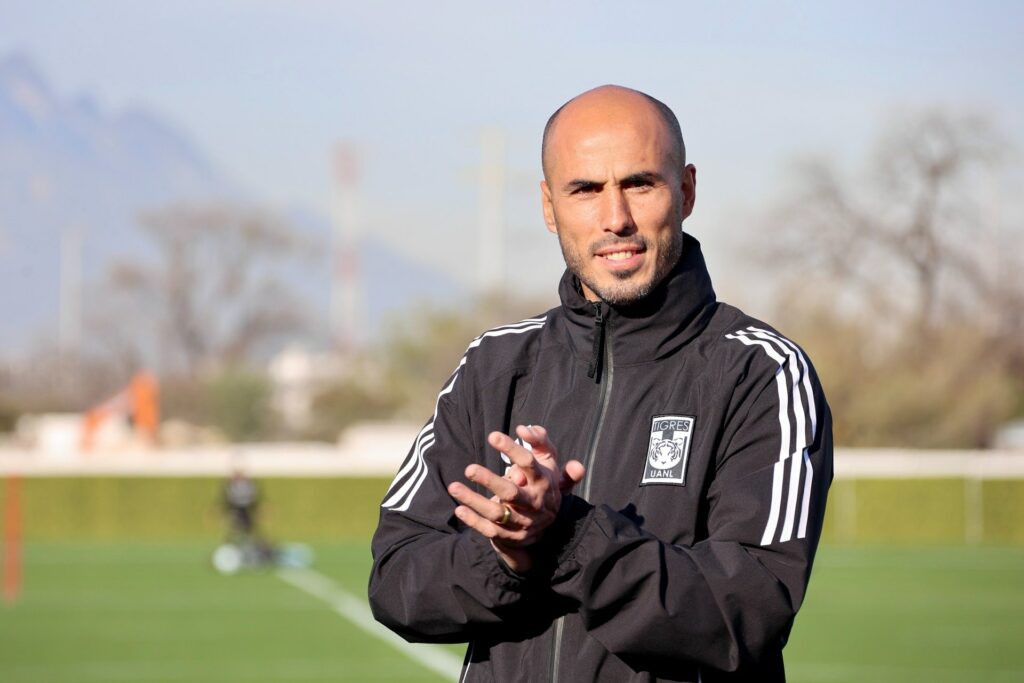 Tigres de la UANL renueva al entrenador Guido Pizzaro