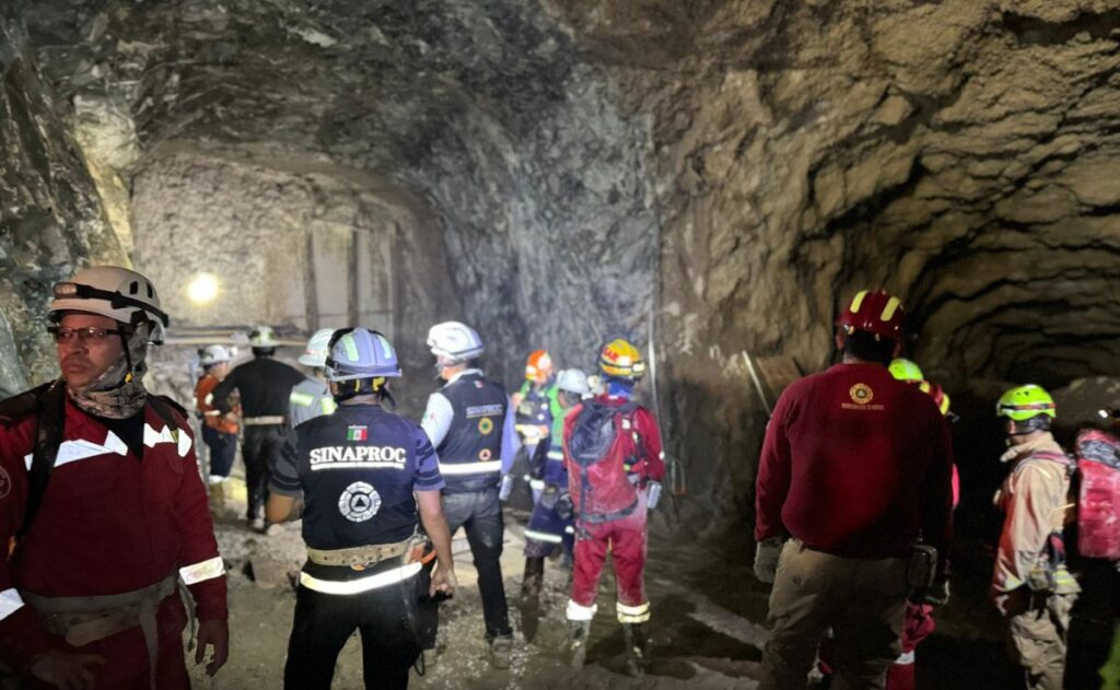 Derrumbe en mina de Sinaloa: activan bomba para rescate de mineros