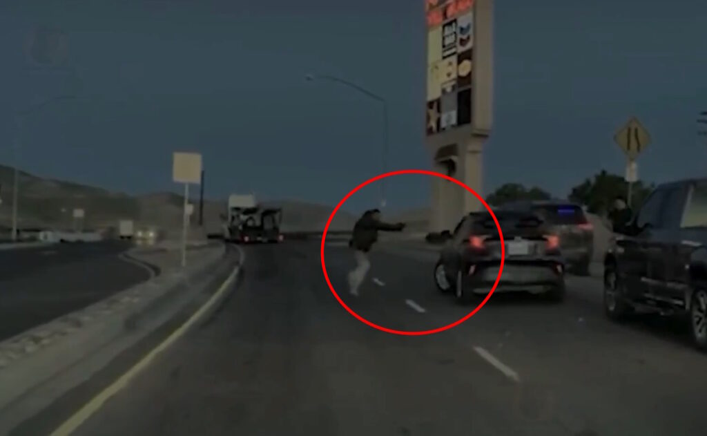 #Video Agentes del ICE disparan contra conductor en California