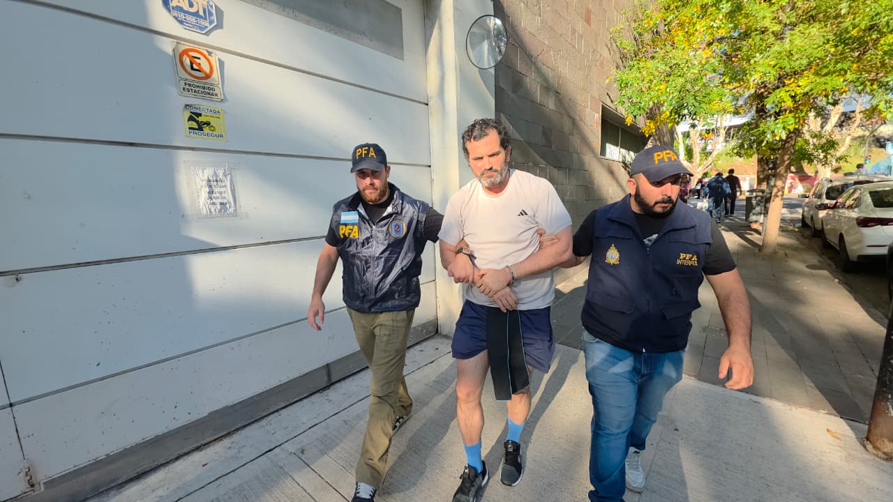 Detienen en Argentina Fernando Farías Laguna, contralmirante vinculado a la red de huachicol