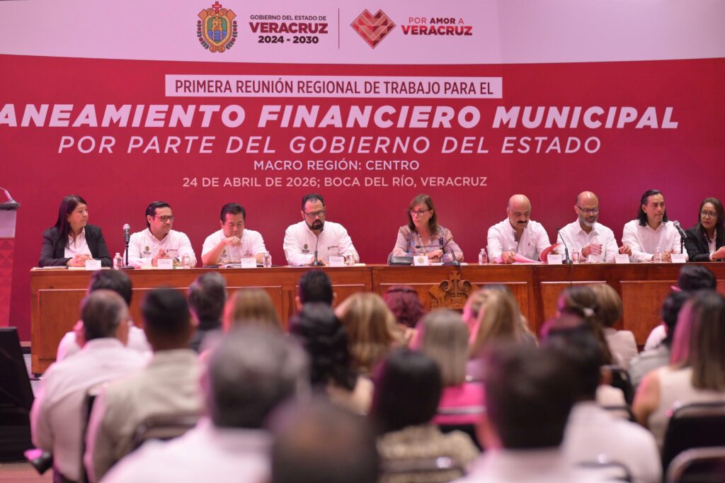 Gobernadora de Veracruz anuncia estrategia para sanear finanzas municipales