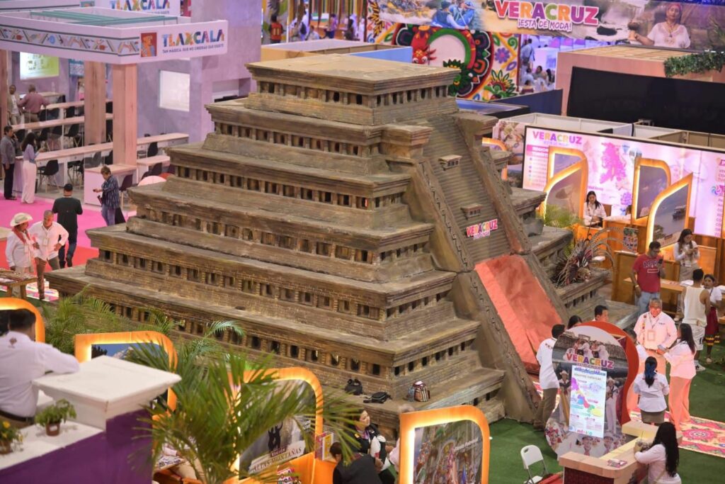 #FOTOS Destaca el Pabellón de Veracruz en el Tianguis Turístico de México - whatsapp-image-2026-04-27-at-80520-pm-1-1024x683