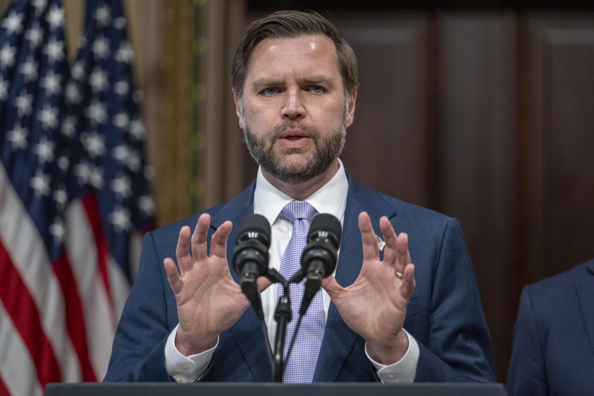 JD Vance llama “amigo” a Rubio pero descarta comentar una posible candidatura presidencial