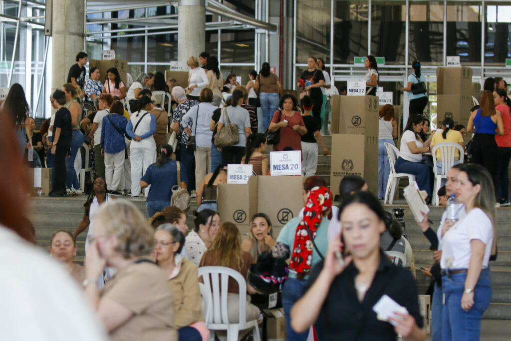 La elección presidencial en Colombia va por una segunda vuelta: continuidad, voto de castigo y algo más que un cambio de gobierno