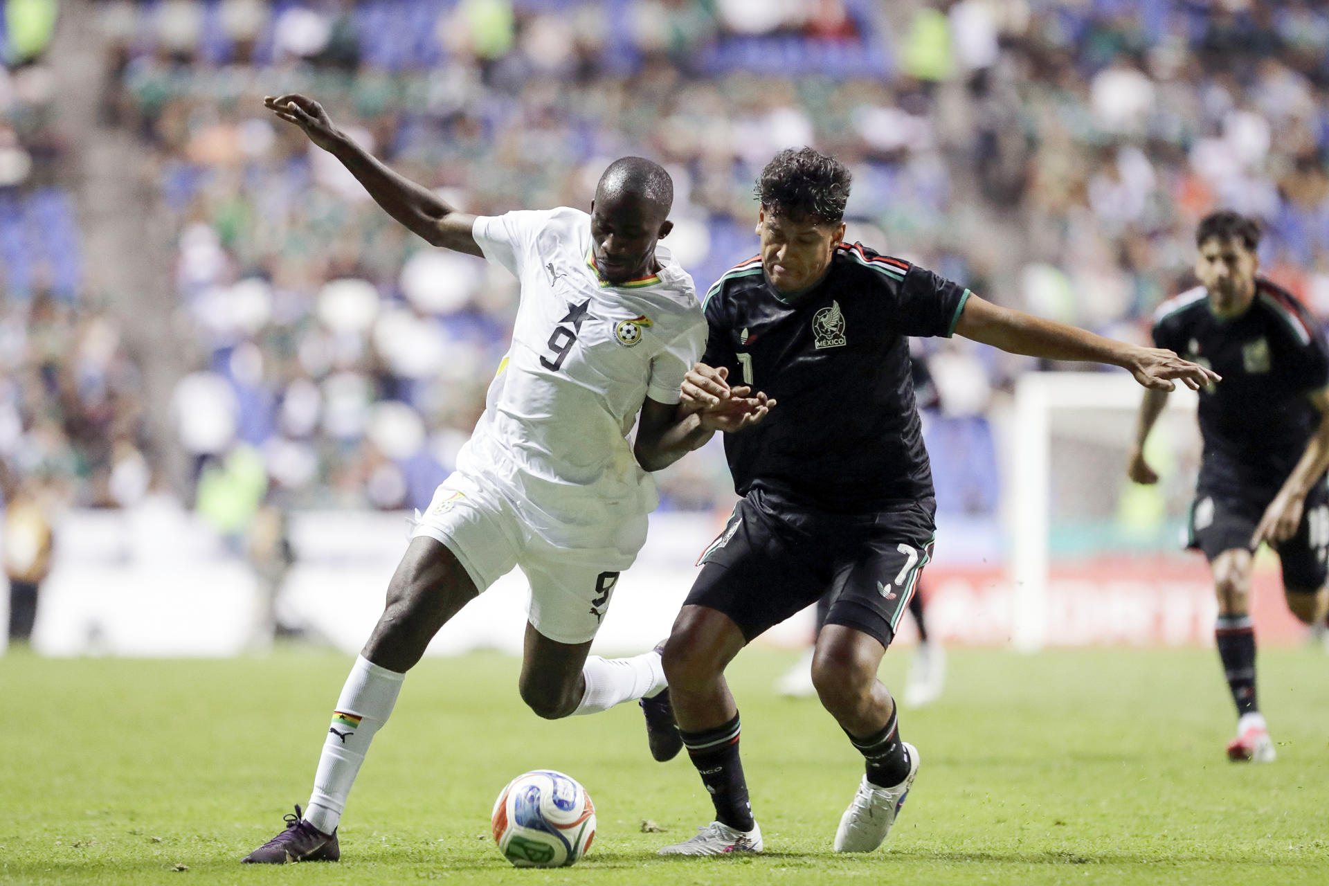 México vence 2-0 en juego amistoso a Ghana México vence 2-0 en juego amistoso a Ghana