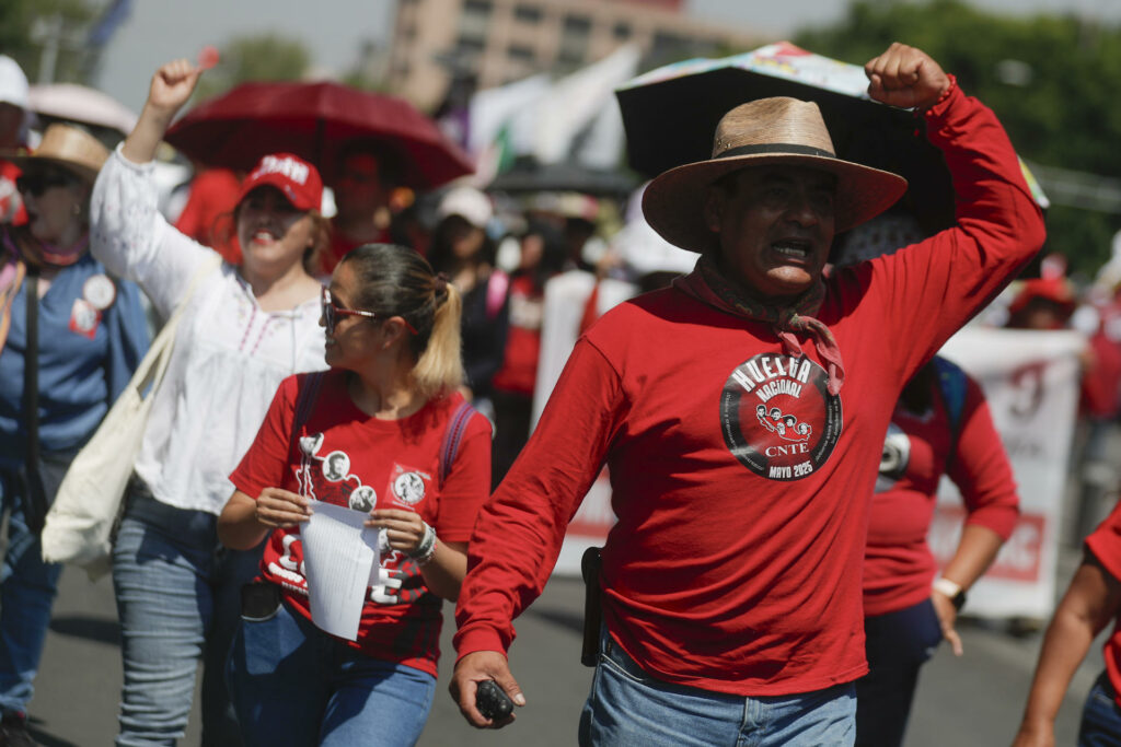 Primero de Mayo, la antesala de miles de maestros de la CNTE que protestarán en el Mundial - 4f8c5df6cdee8528768cf0220c386ee6aa006e42w-1024x683