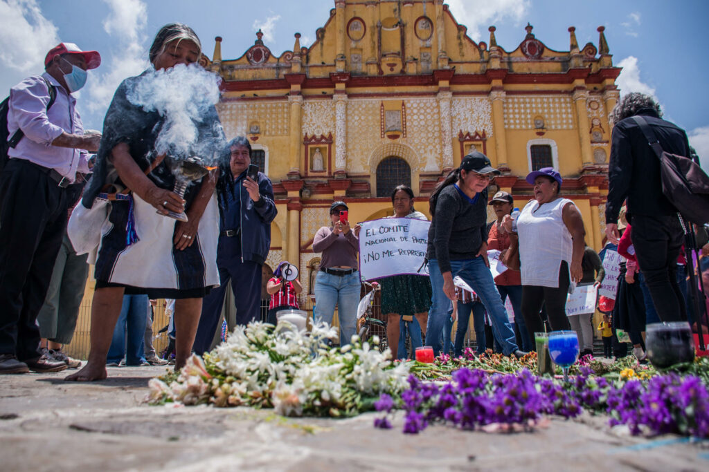 Parteras indígenas marchan en Chiapas para defender su práctica ancestral - 517eae7575a85488e756d7054a74c6e18229ed14w-1024x683