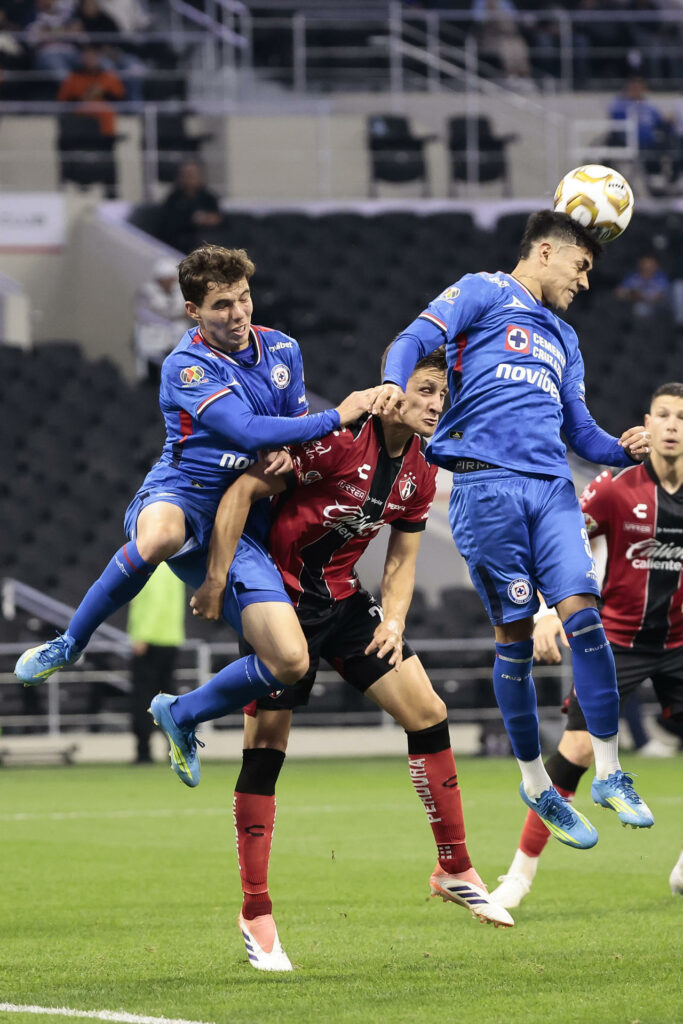 Chivas y Cruz Azul avanzan a semifinales del Clausura 2026