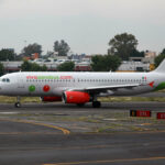 Expertos ven riesgos en una eventual concentración aérea entre Volaris y Viva Aerobus