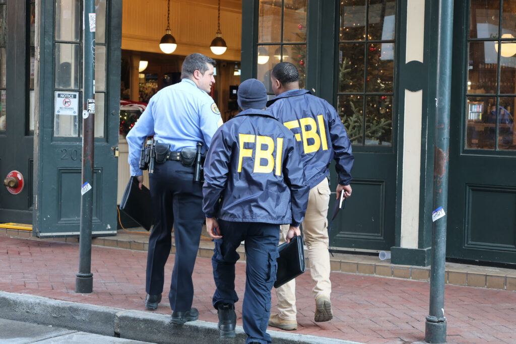 FBI arresta a exagente de la CIA tras hallar lingotes de oro por 40 millones de dólares