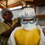 EE.UU. activa asistencia humanitaria y financiera por el brote de ébola en África