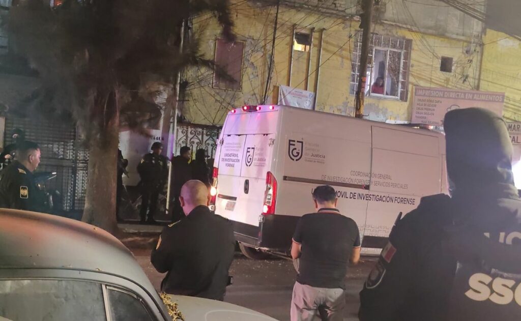 Asesinan a joven en la Miguel Hidalgo; tocaron su puerta y le dispararon
