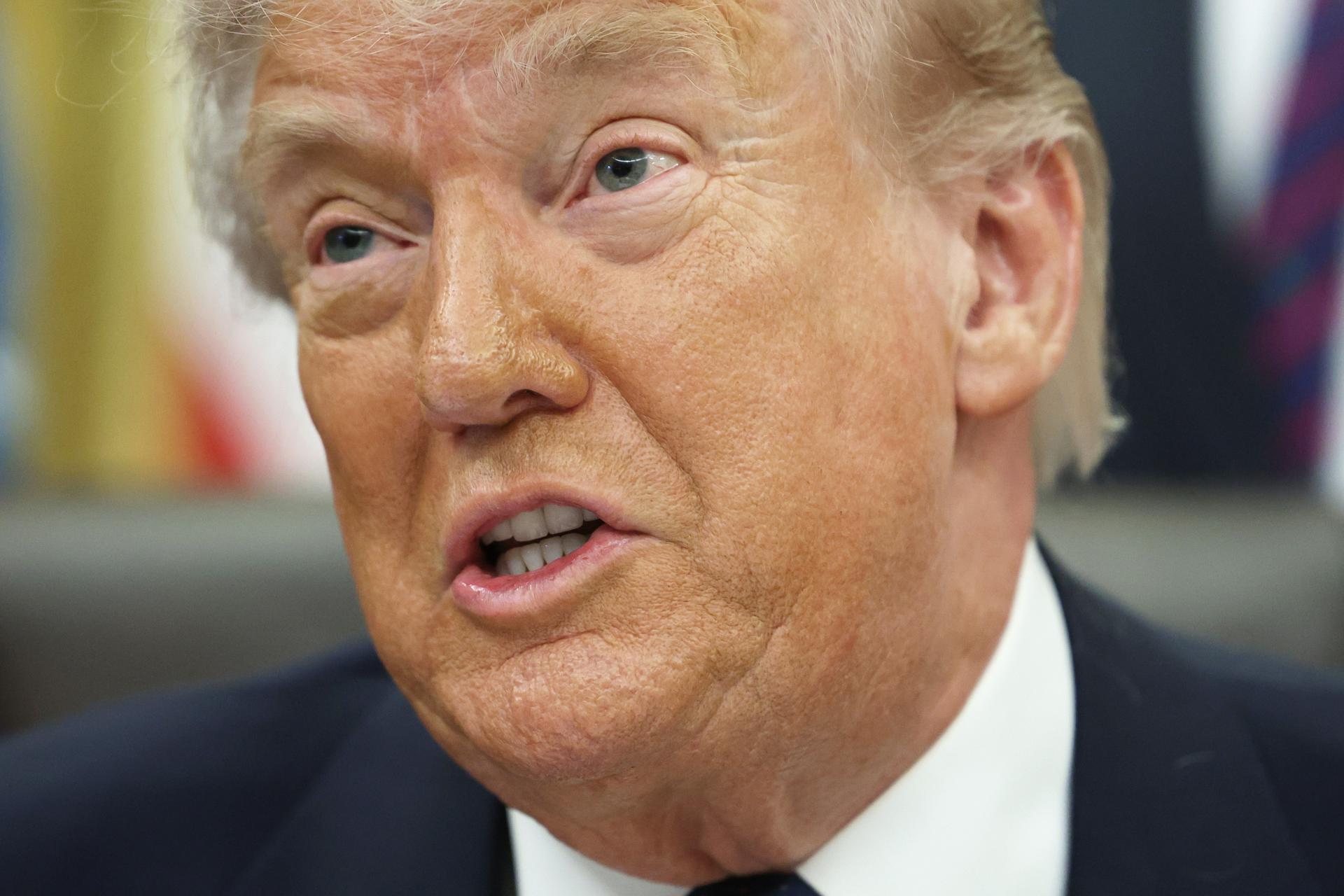 Trump dice que alto al fuego en Irán sigue vigente, pese a intercambio de ataques en Ormuz