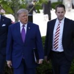 Uno de cada cuatro estadounidenses cree que el intento de asesinato a Trump fue un montaje