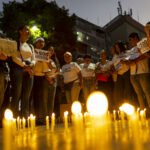 Venezolanos responden al llamado de Machado y exigen la liberación de los presos políticos