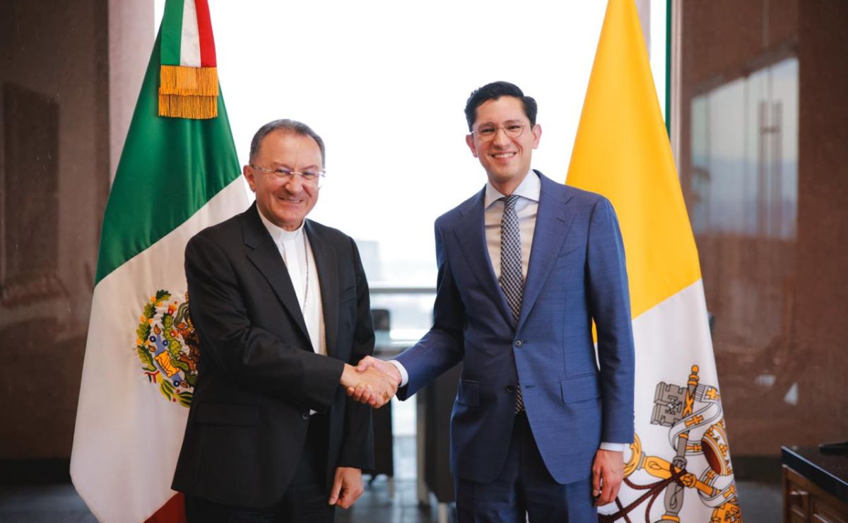 Canciller Roberto Velasco se reúne con el nuncio apostólico Spiteri para fortalecer cooperación con la Santa Sede