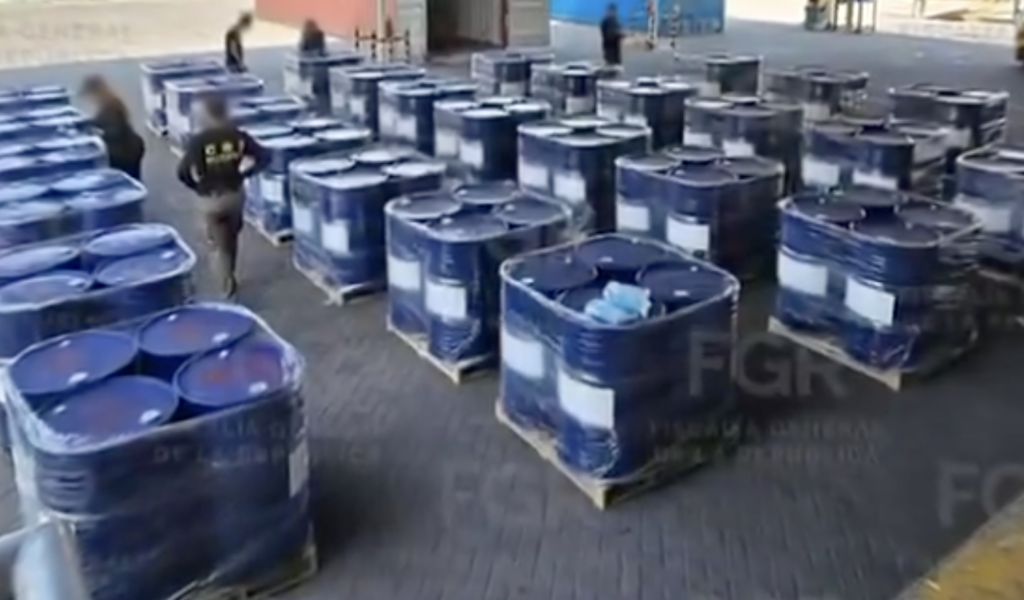 Decomisan 54 mil litros de sustanciass químicas en Manzanillo