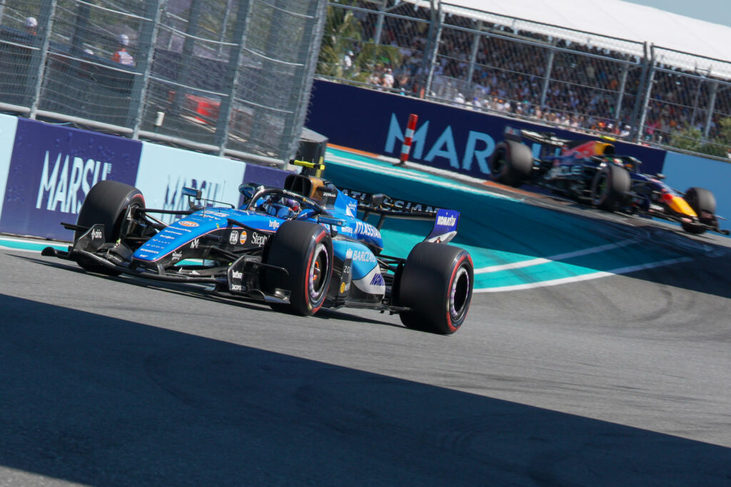 F1 adelanta tres horas el Gran Premio de Miami por lluvias