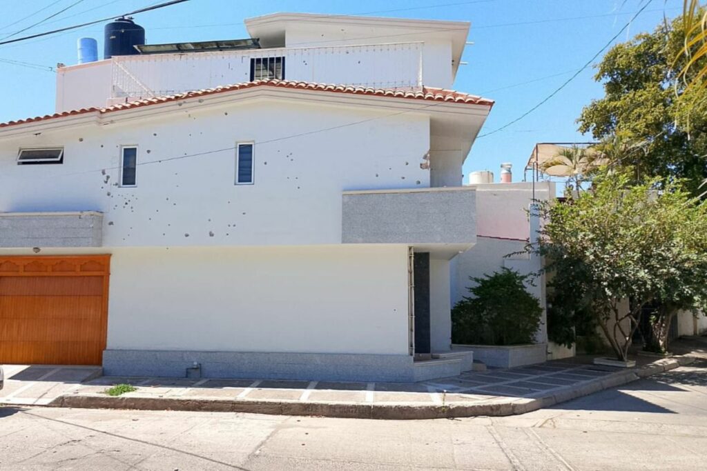 Balean casa en donde vivió Rocha Moya en Culiacán, Sinaloa