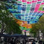 “Cielo Tejido” hace historia con un tapiz monumental de crochet mexicano en las calles de Coral Gabels