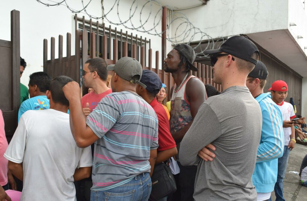 Gobierno de Trump ha deportado a 4 mil 353 cubanos a México, denuncia HRW