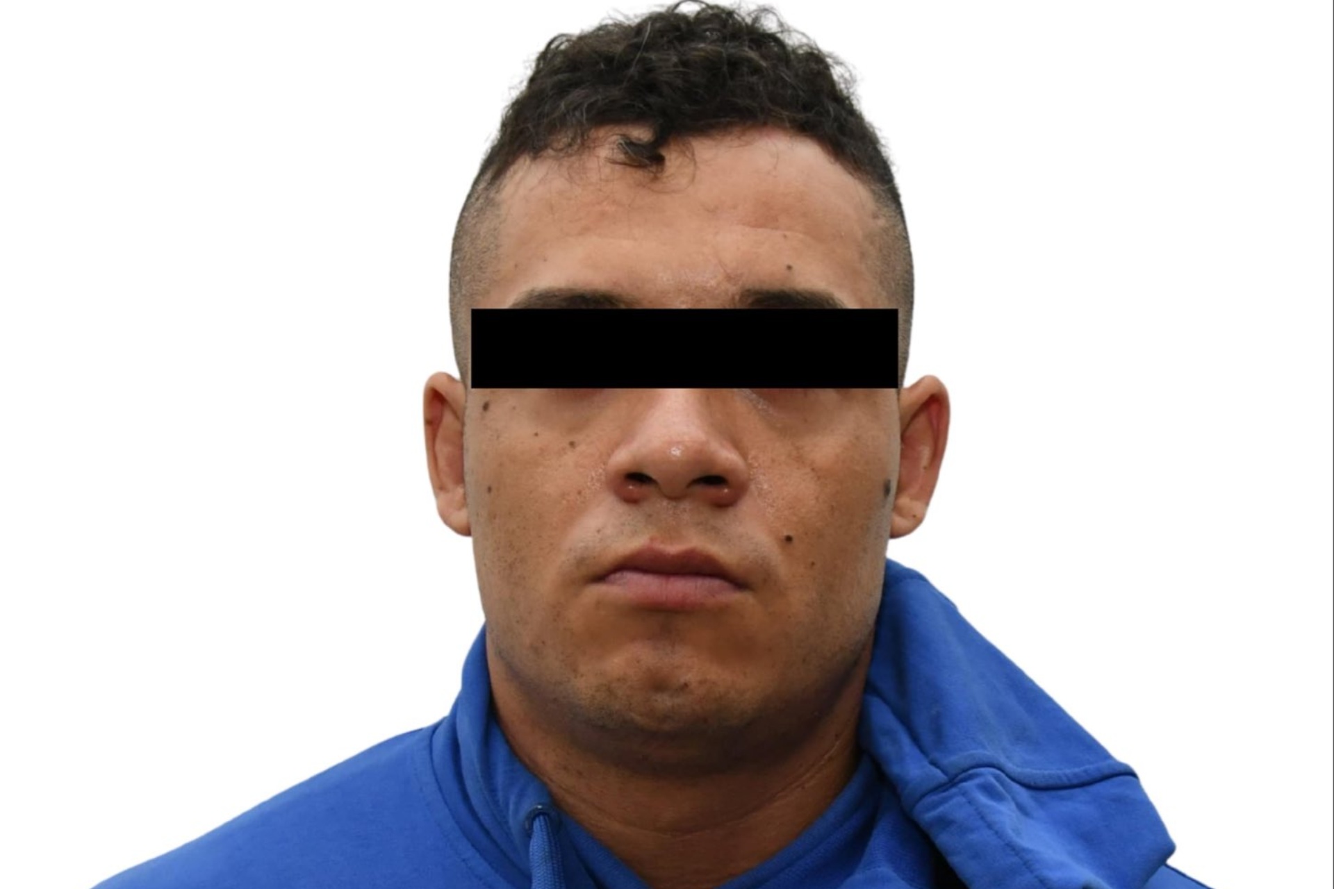 Detienen al ‘Deivid’, líder de La Chokiza, en el AICM