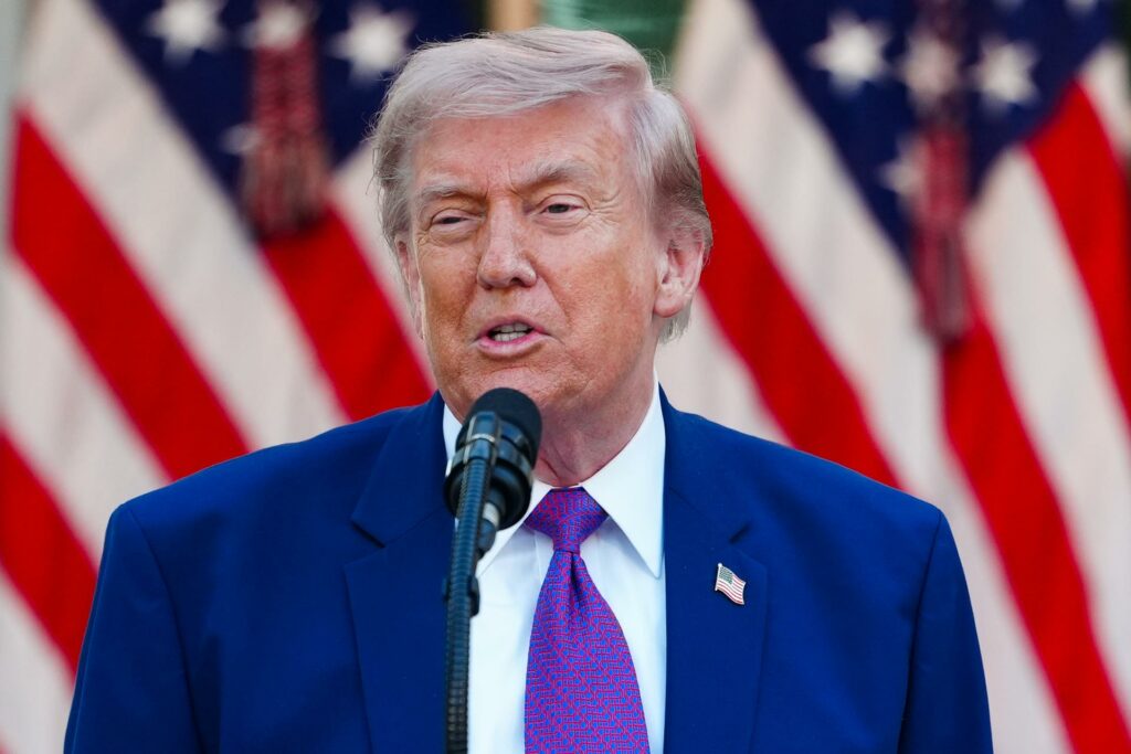 Trump afirma que Cuba “está pidiendo ayuda” y que responderá con diálogo