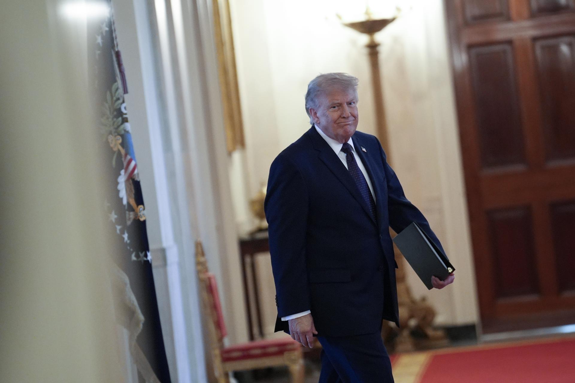 Trump: EE.UU. e Irán negocian últimos detalles de pacto para reabrir estrecho de Ormuz,