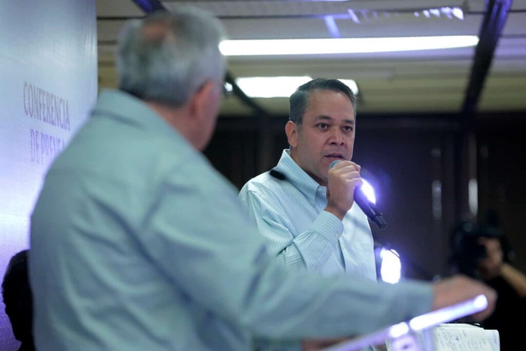 Exsecretario de Finanzas de Sinaloa se entrega en NY