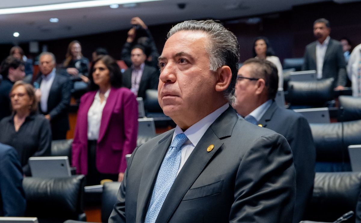 Enrique Inzunza solicita licencia como senador; denuncia “embestida mediática” en su contra