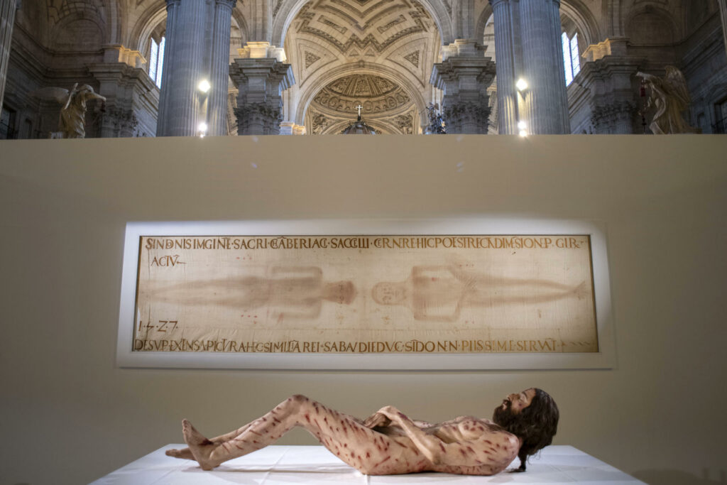 Llega a EE.UU. ‘The Mystery Man’, una representación hiperrealista del cuerpo de Cristo