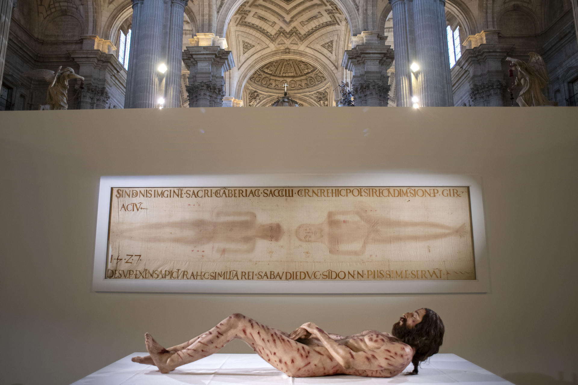 Llega a EE.UU. ‘The Mystery Man’, una representación hiperrealista del cuerpo de Cristo