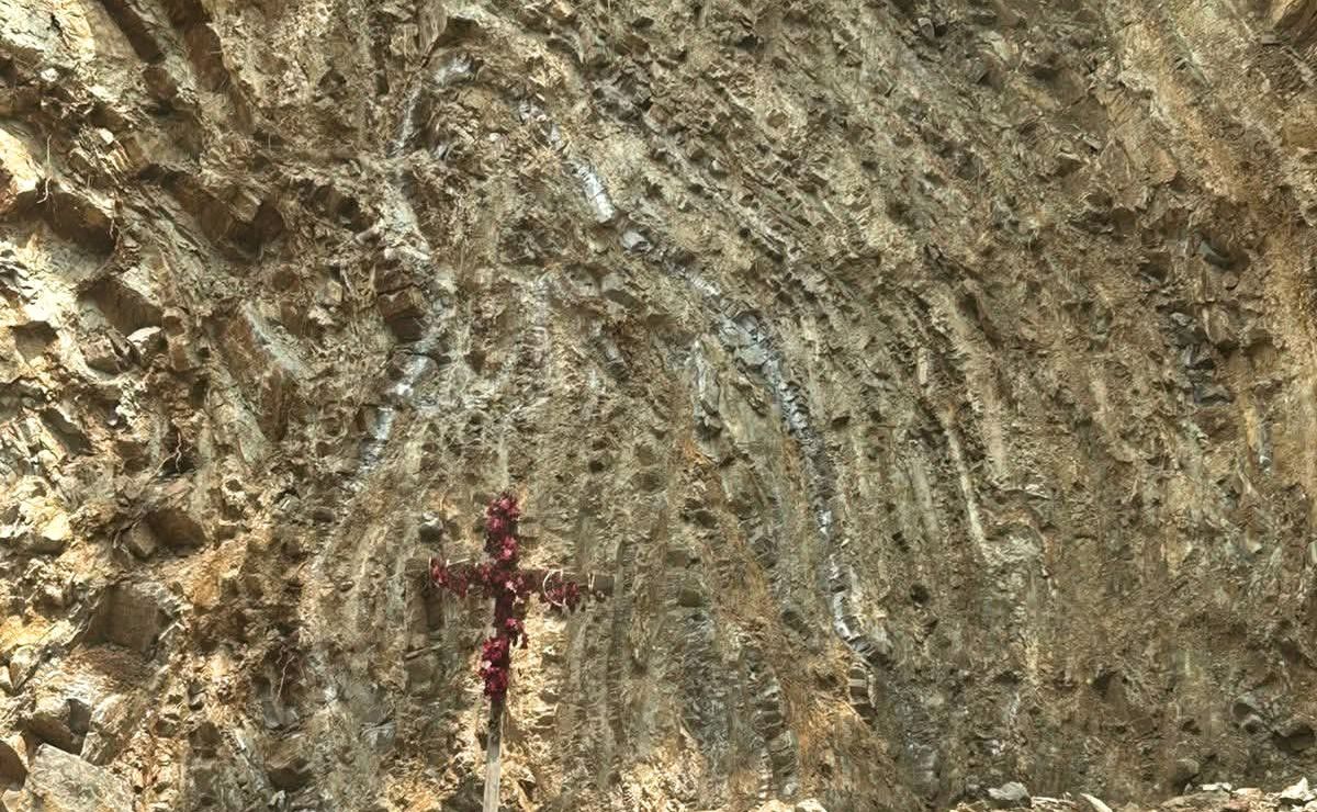 Obras carreteras revelan presunta figura de la virgen de Guadalupe en SLP