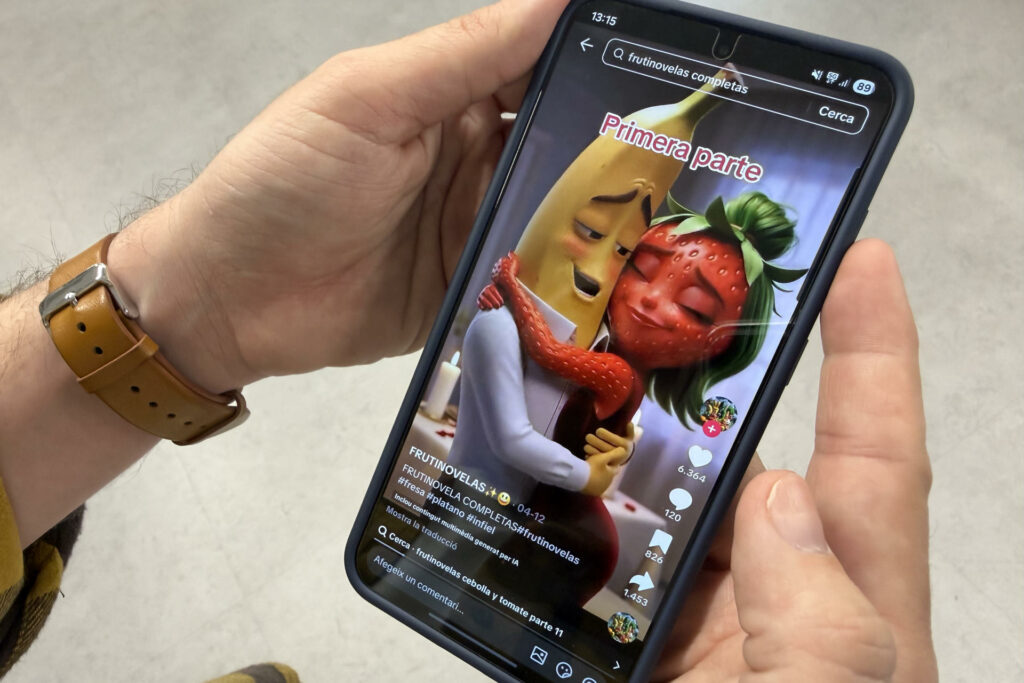‘Frutinovelas’: la IA reiventa el melodrama en redes con frutas y estereotipos machistas
