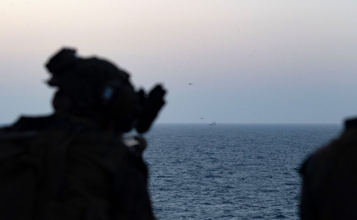 EE.UU. afirma que la tregua con Irán se mantiene en medio de operación “defensiva” en Ormuz