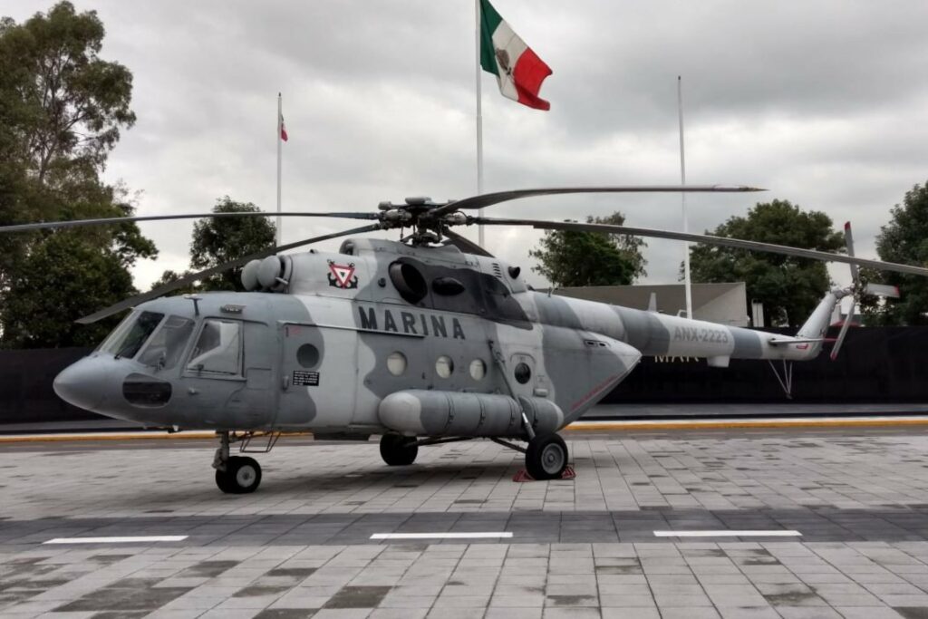 Helicóptero de la Marina realiza aterrizaje de emergencia en Mazatlán, Sinaloa