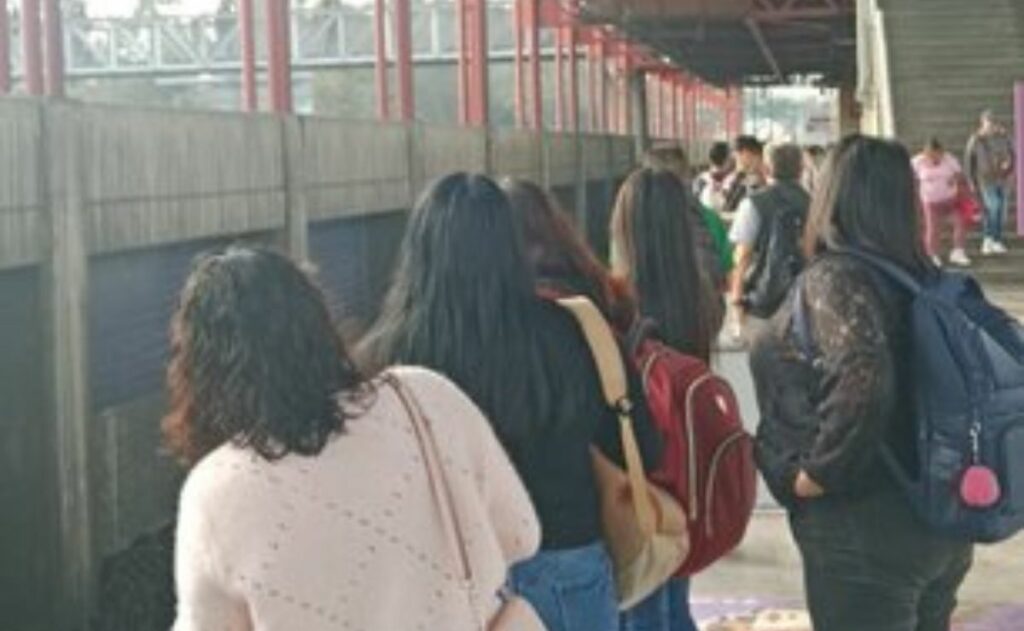 Metro CDMX reporta retrasos en dos líneas