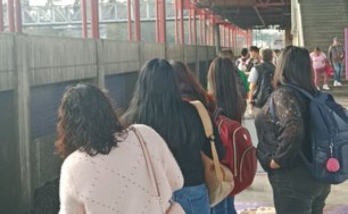 Metro CDMX reporta retrasos en dos líneas