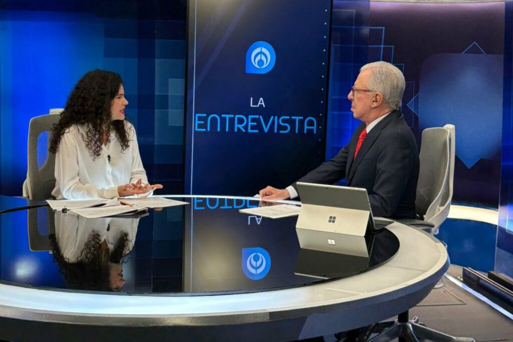 Luisa Alcalde explica cómo será “Derecho de Réplica”, el programa del Gobierno para combatir la desinformación