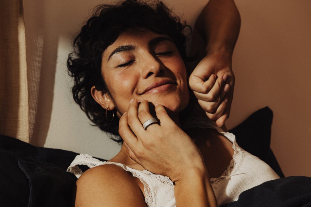 Un anillo inteligente que marca el futuro de los wearables - oura-anillo-1024x683