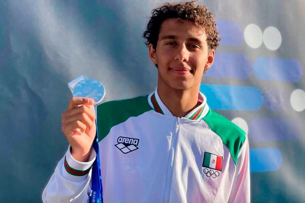 Paulo Strehlke hace historia con medalla de plata en Copa del Mundo de Natación en Aguas Abiertas