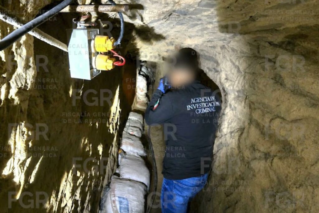 FGR asegura túnel usado para robo de hidrocarburo en Nuevo León; se decomisaron más de 200 mil litros de combustible