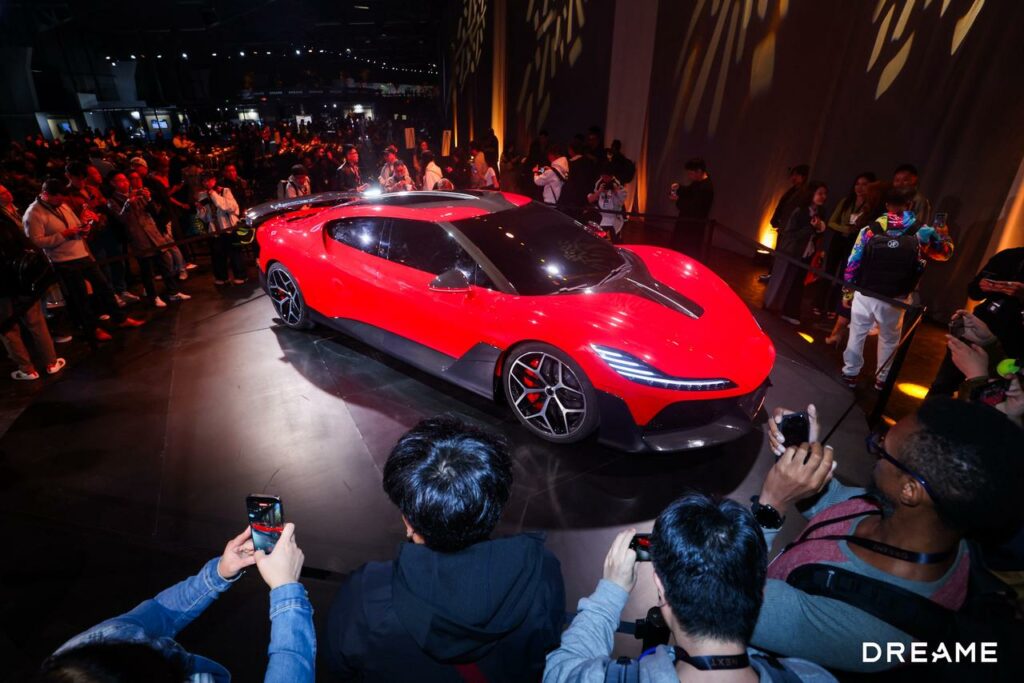 Presentan un coche inteligente con tecnología aeroespacial - whatsapp-image-2026-05-02-at-121519-pm-2-1024x683