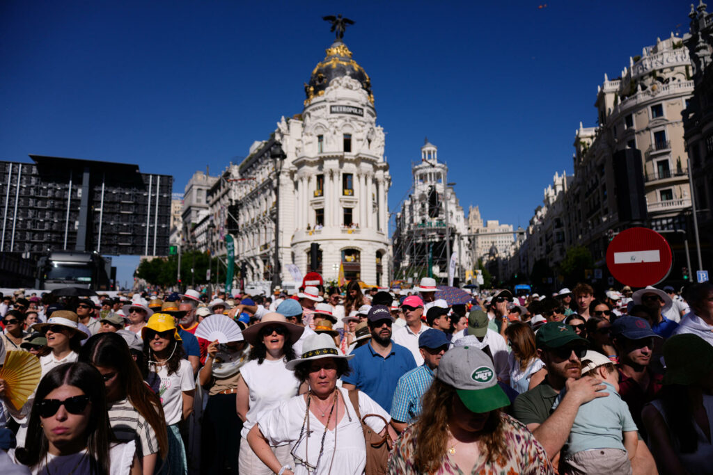 Una marea multicultural se congrega alrededor del papa en su primera misa en España - 0b20ea31a28e083d4e30a5635386b1536f399b52w-1024x683