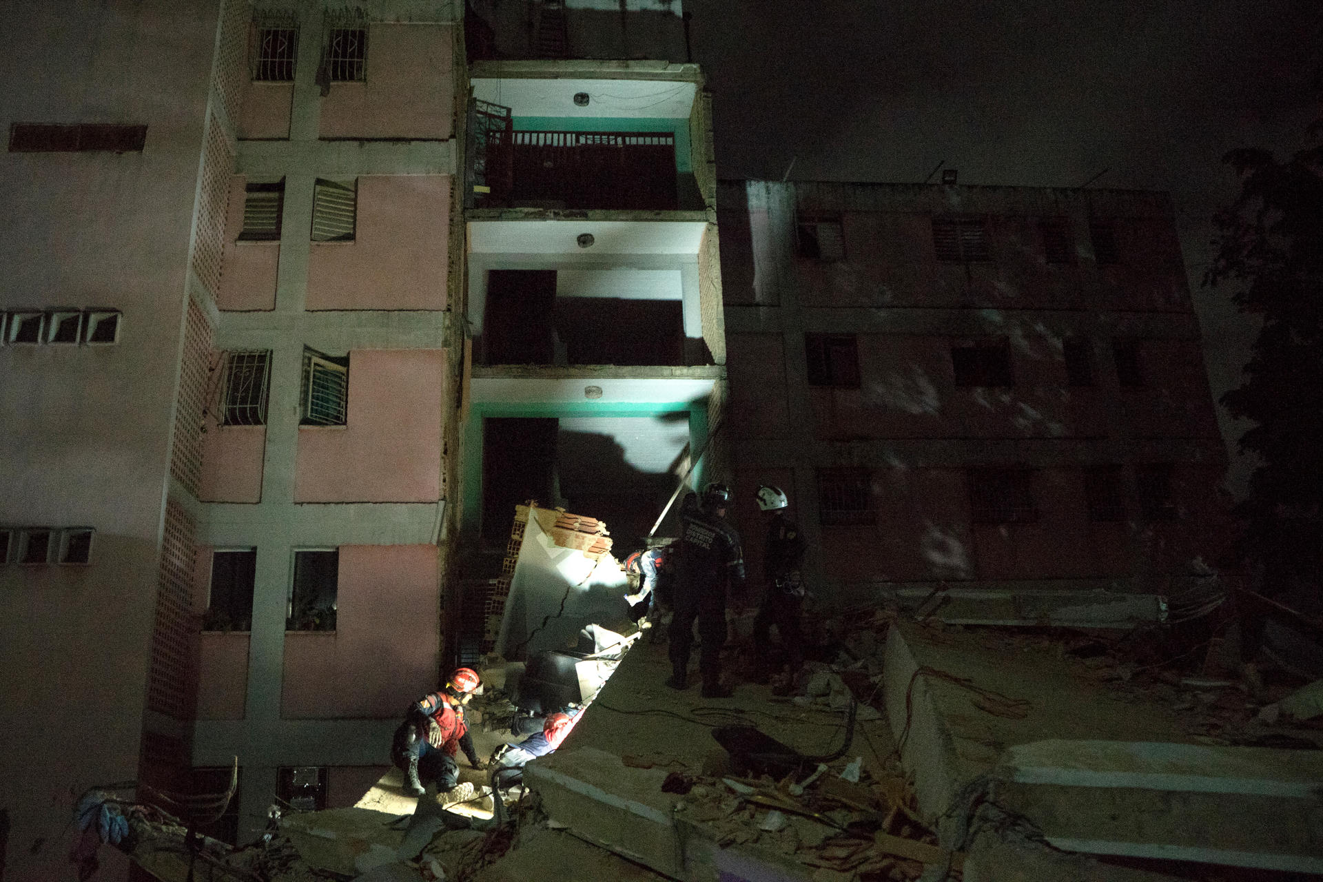 Alcalde del municipio de Chacao admite fallecidos tras terremotos en Venezuela