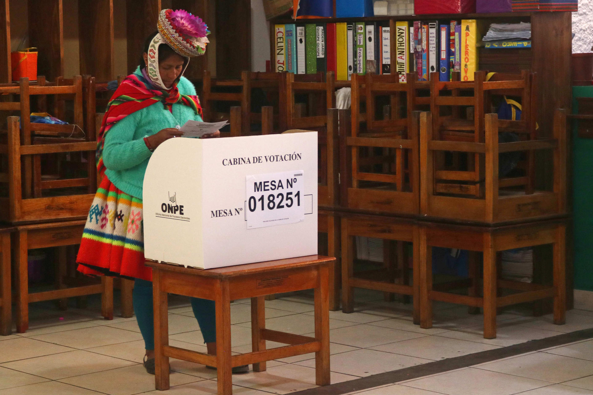 Transcurre en calma la segunda vuelta electoral en Perú