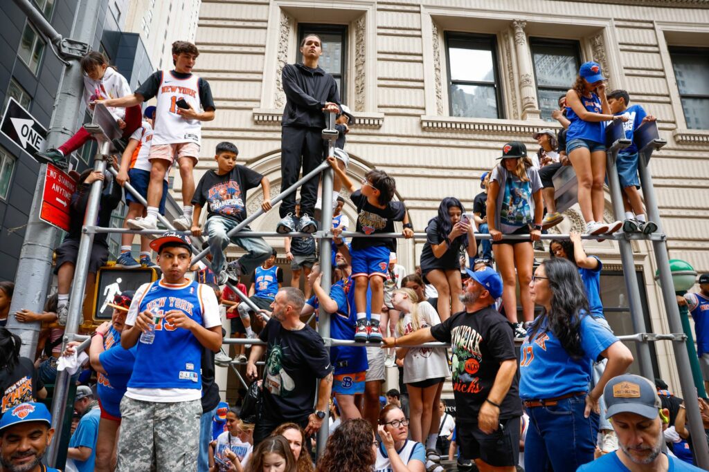 Nueva York celebra a los Knicks con desfile histórico tras su primer título desde 1973