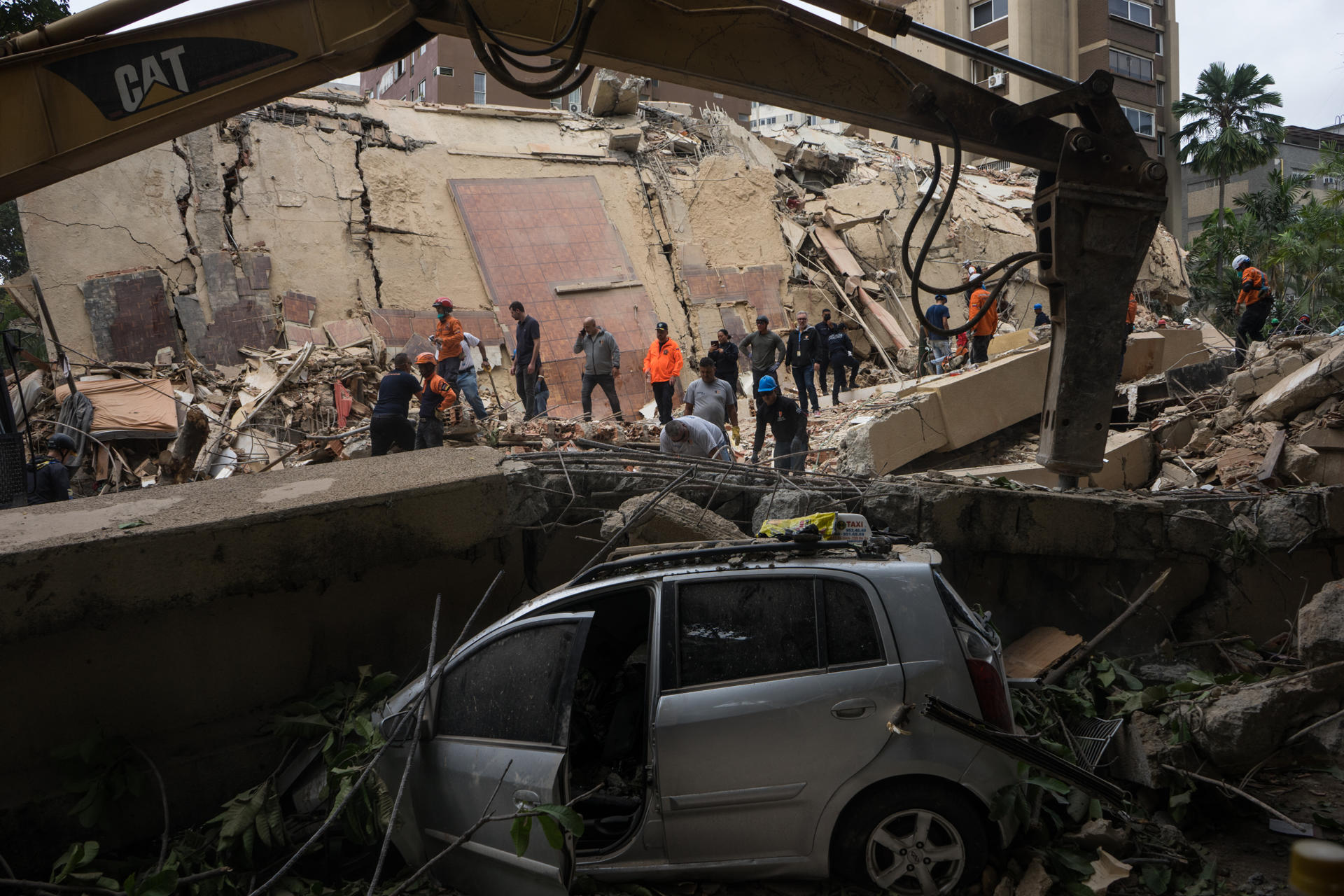 Suben a 2 mil 954 los fallecidos y a 16 mil 592 los heridos por los terremotos en Venezuela
