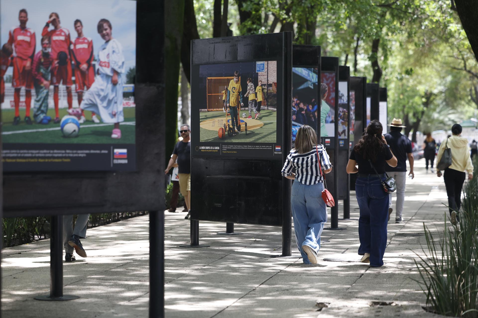 Una exposición fotográfica retrata vínculo futbolero entre México y la Unión Europea Una exposición fotográfica retrata vínculo futbolero entre México y la Unión Europea